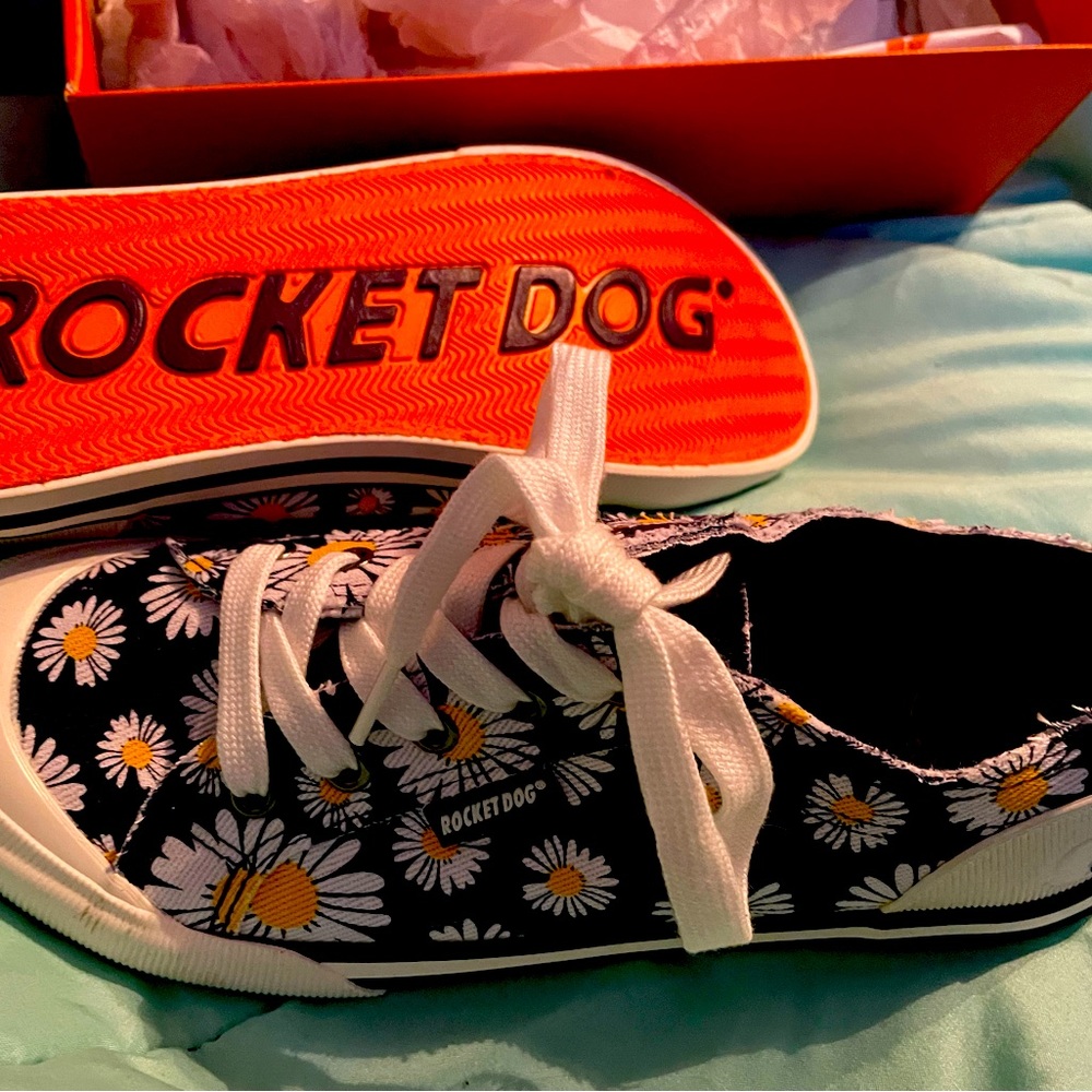 Rocket dog daisy, 8 1/2